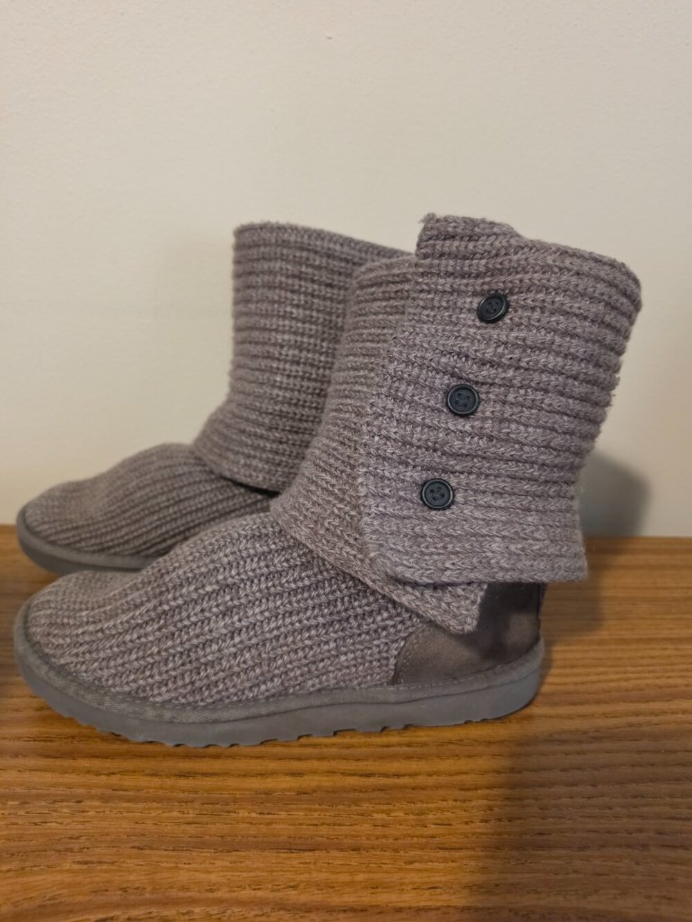 UGG Australia Classic Cardy Knit Boots Grey Suede 3-Button Womens Size 10 101655 - Picture 3 of 11